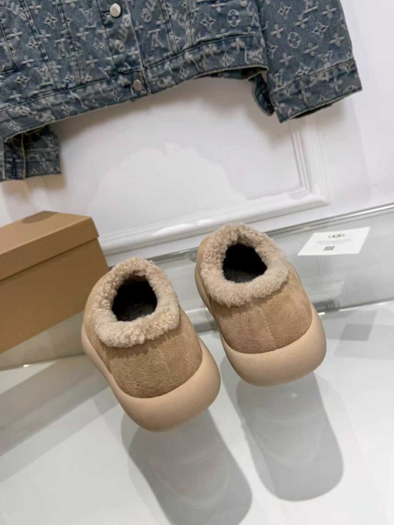 Ugg Flat Shoes